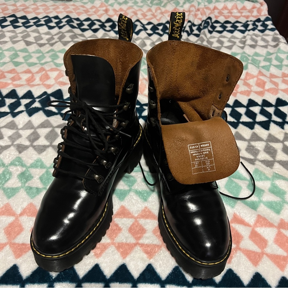 Dr martens doc martens Leona rare size 10 platforms combat boots